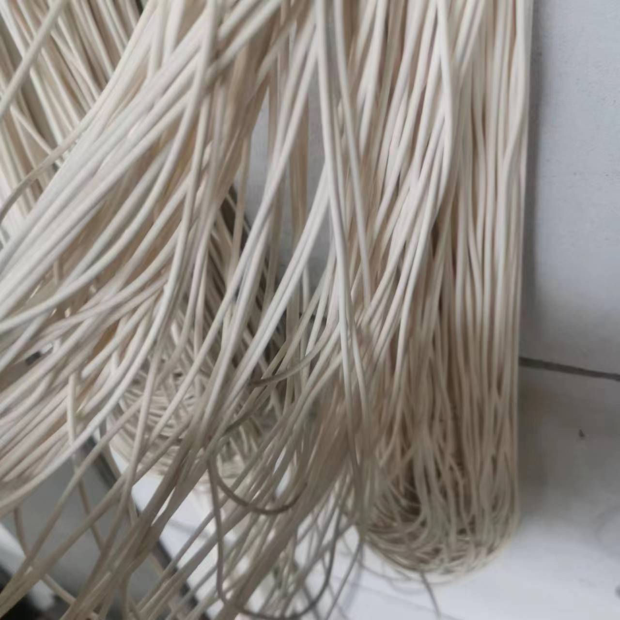 硅膠發(fā)泡密封條，硅膠發(fā)泡圓條